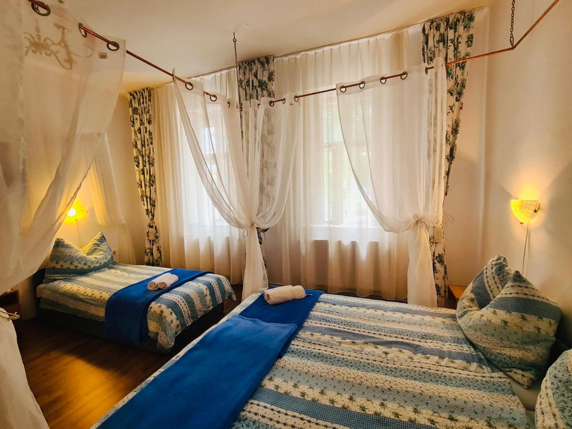 Pensiunea Schwartzy Hotel Makó Buitenkant foto
