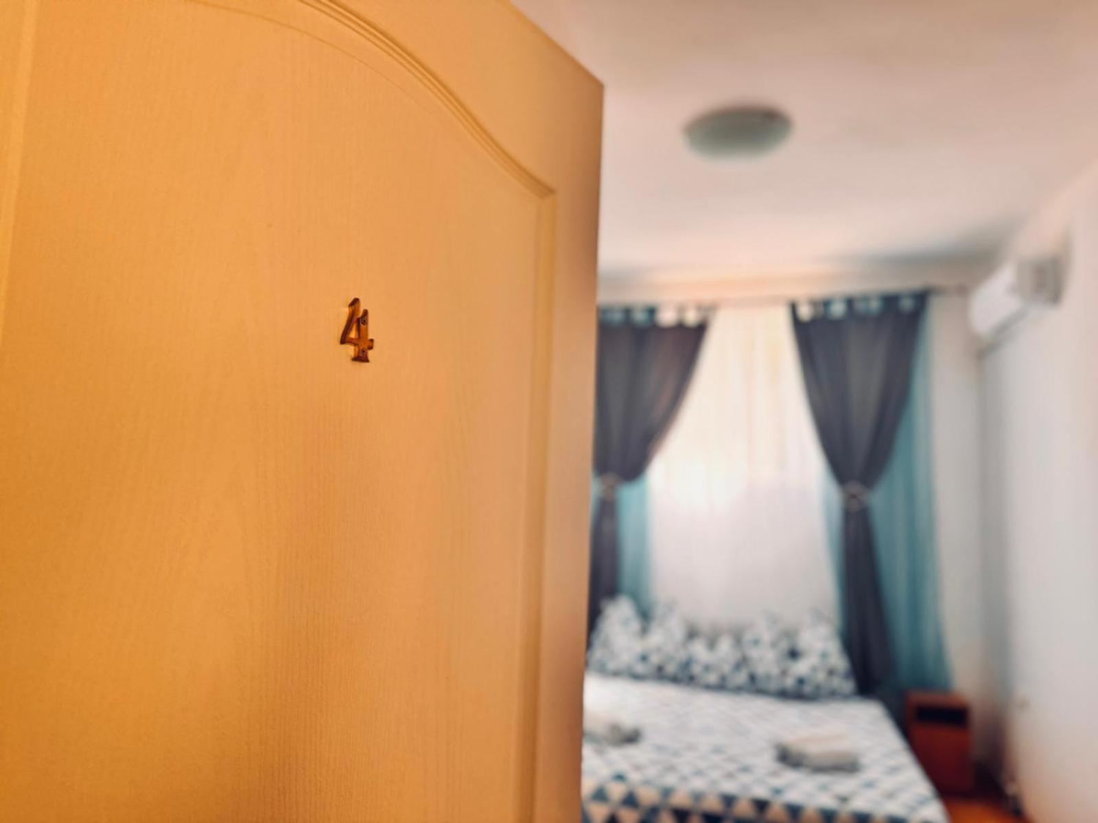 Pensiunea Schwartzy Hotel Makó Buitenkant foto