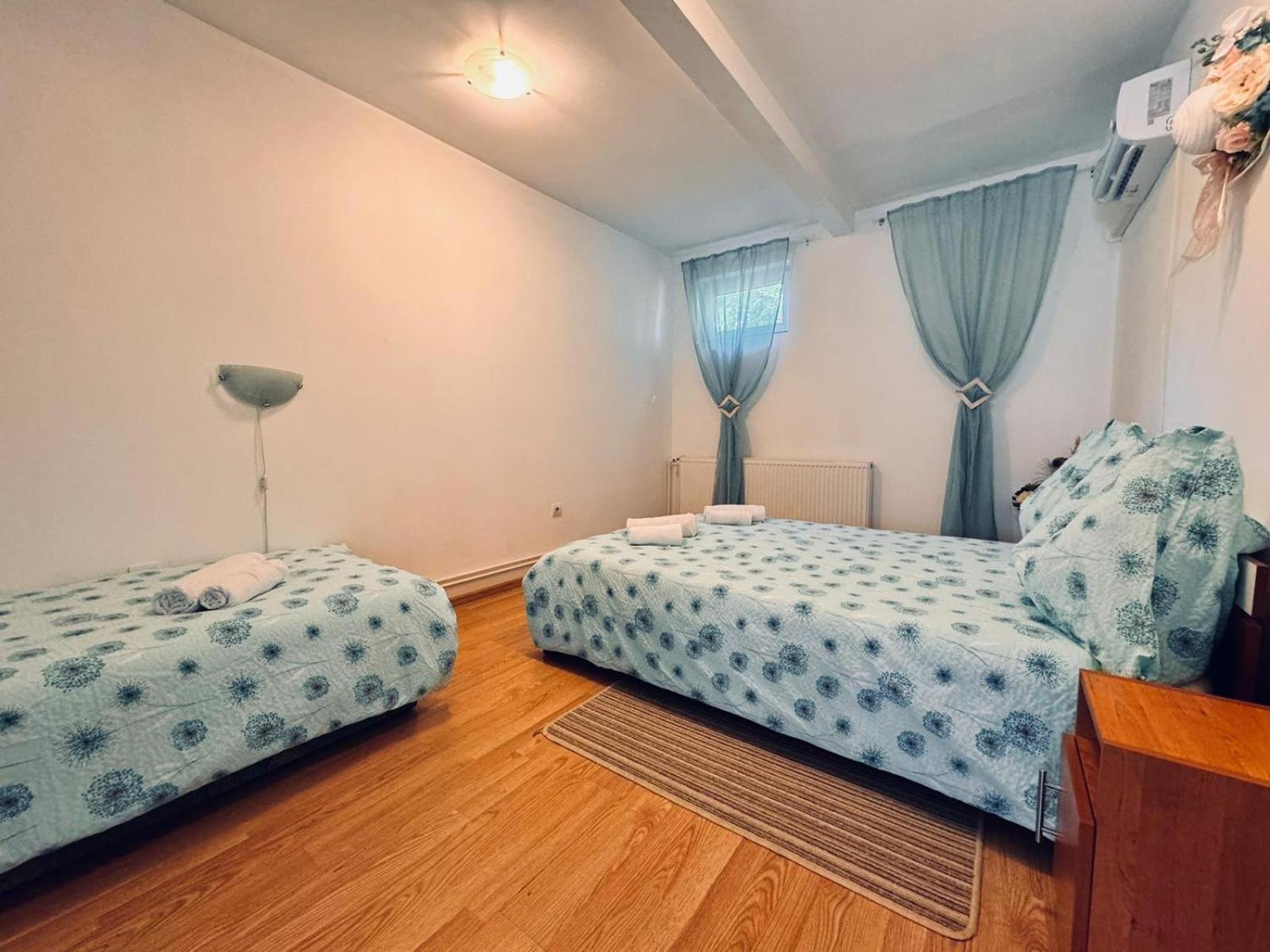 Pensiunea Schwartzy Hotel Makó Buitenkant foto