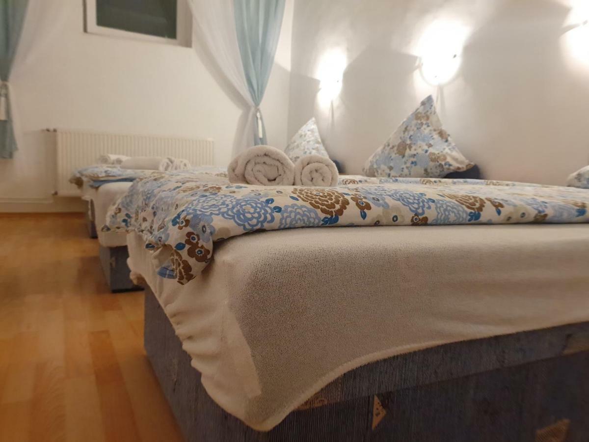 Pensiunea Schwartzy Hotel Makó Buitenkant foto