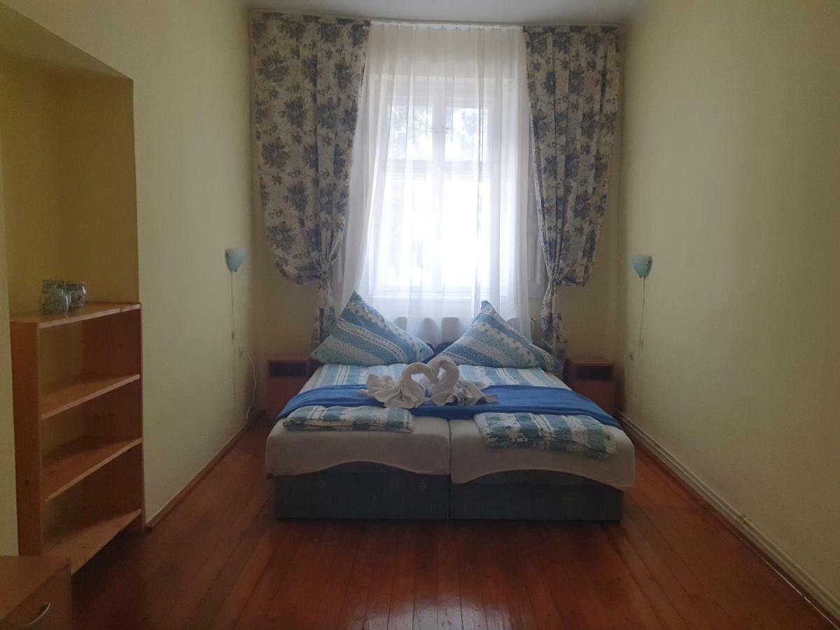 Pensiunea Schwartzy Hotel Makó Buitenkant foto