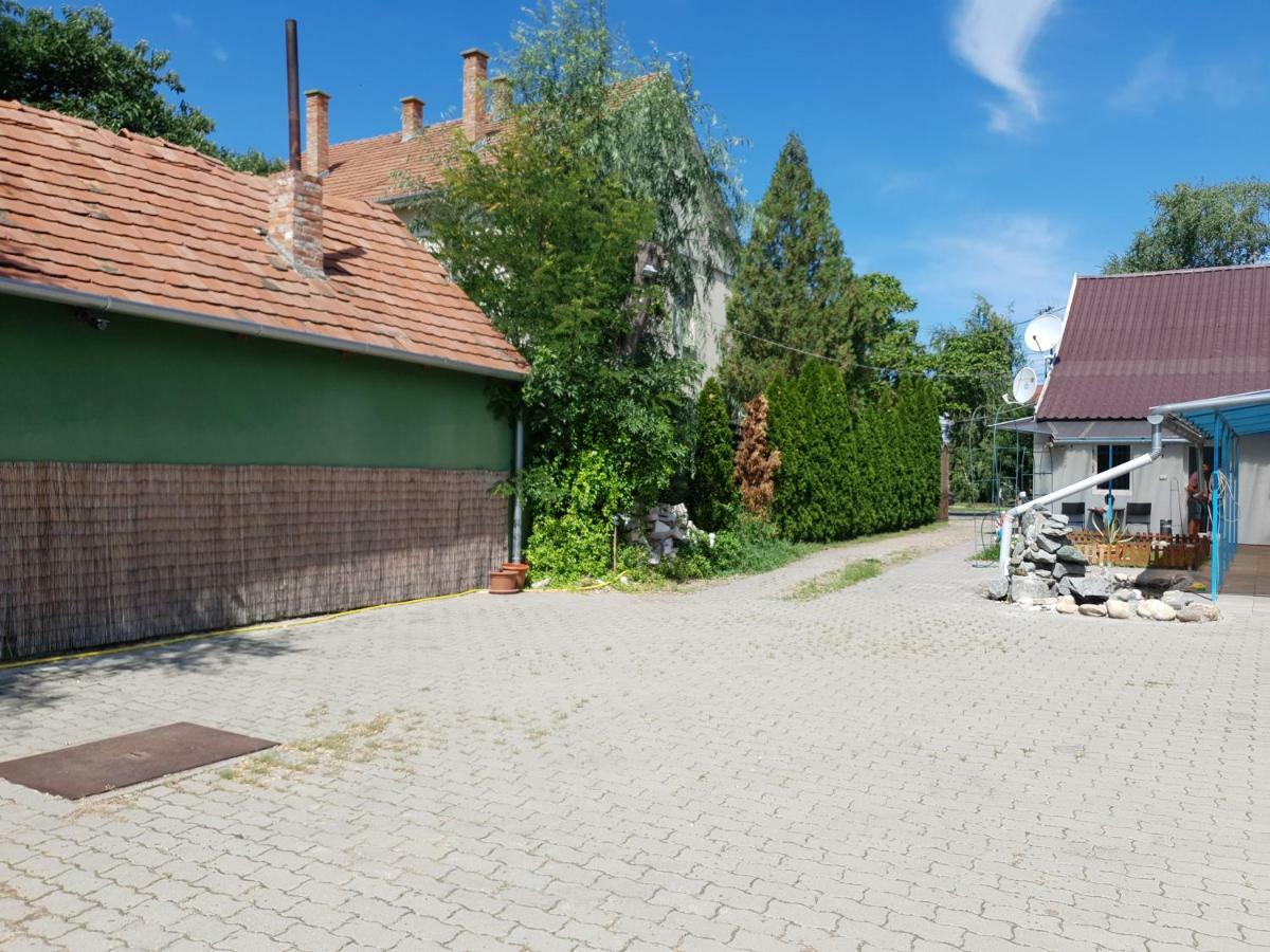 Pensiunea Schwartzy Hotel Makó Buitenkant foto